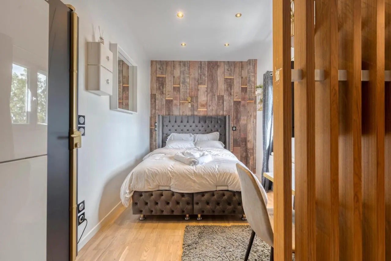 Apartment Studio Livry-Gargan France