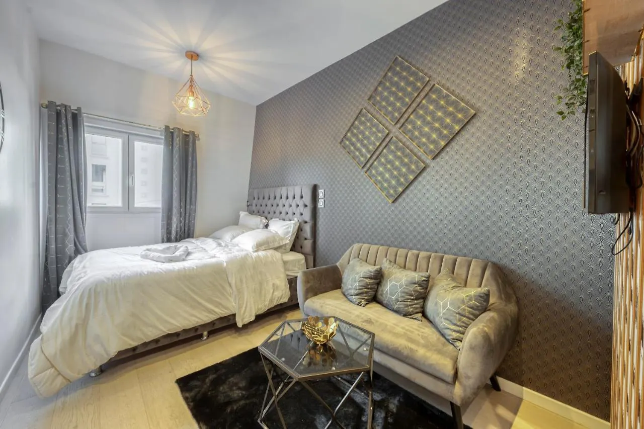 Studio Livry-Gargan 0*,